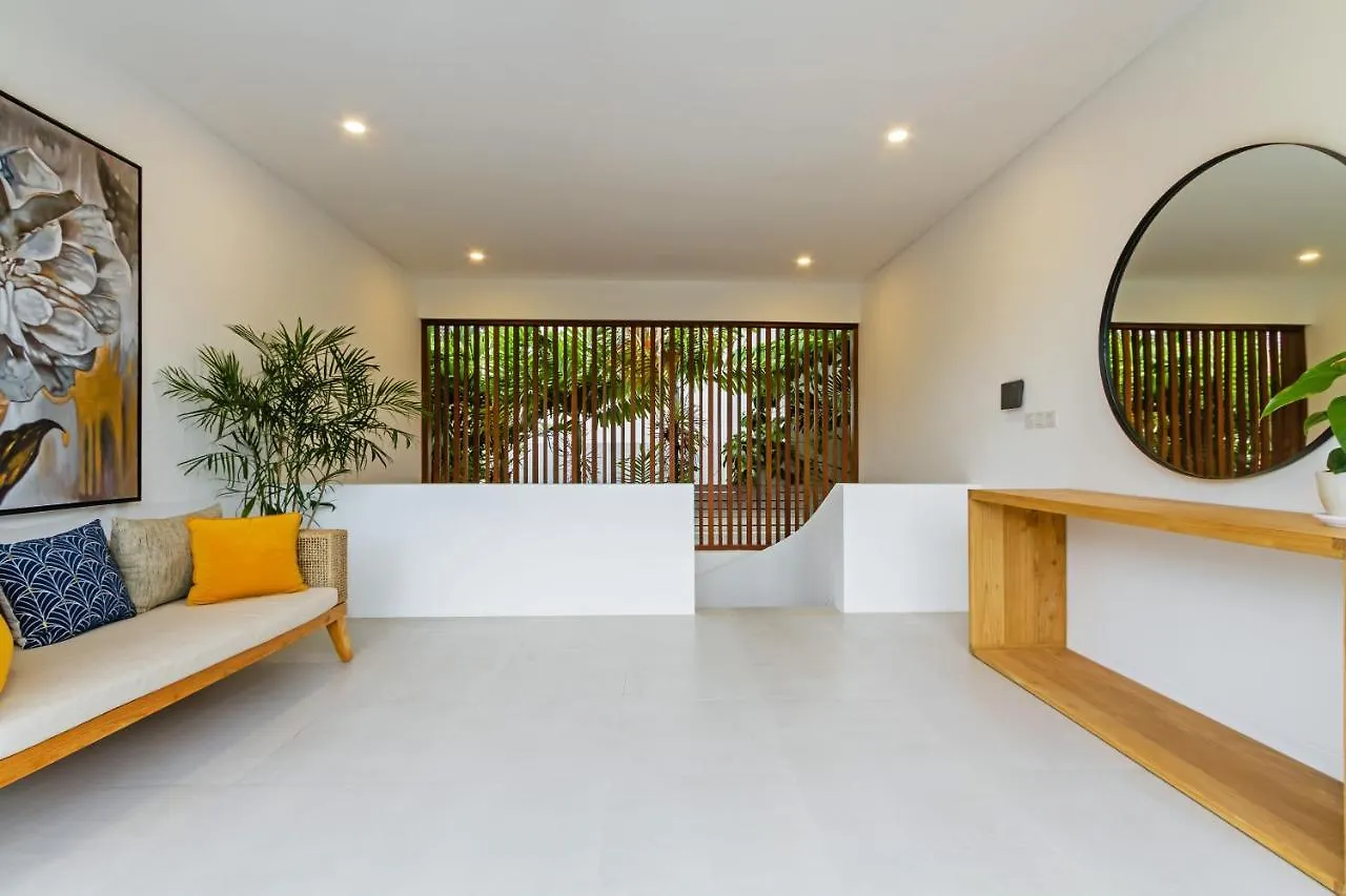 Villa The Botanical 6 Bed Luxury 900 Meter From Beach Seminyak