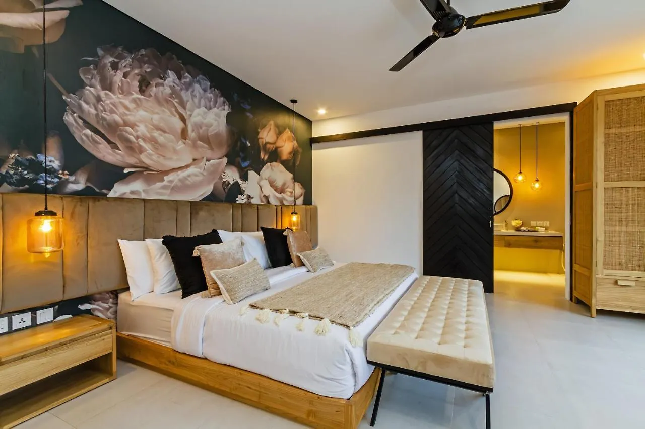 The Botanical 6 Bed Luxury 900 Meter From Beach Seminyak Indonésie