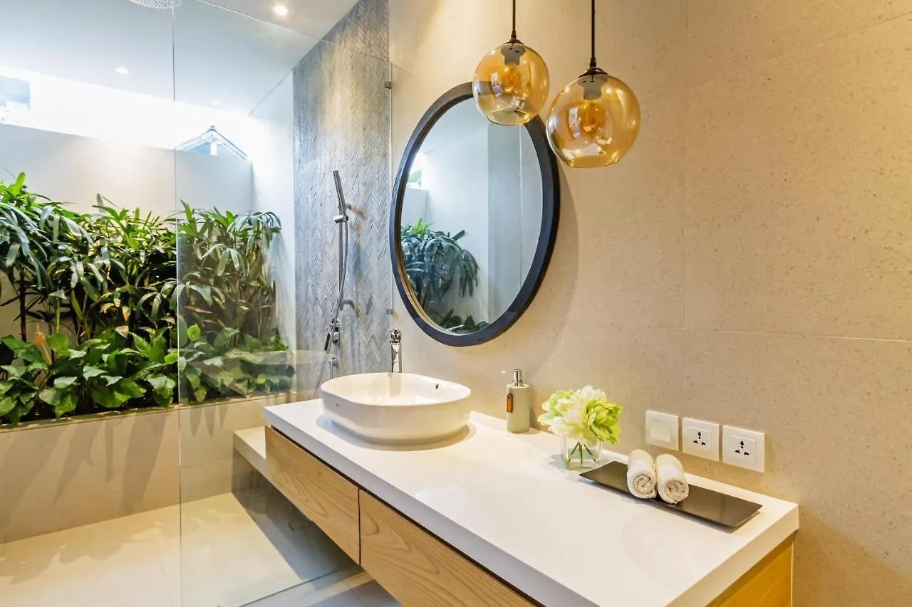 Vila The Botanical 6 Bed Luxury 900 Meter From Beach Seminyak