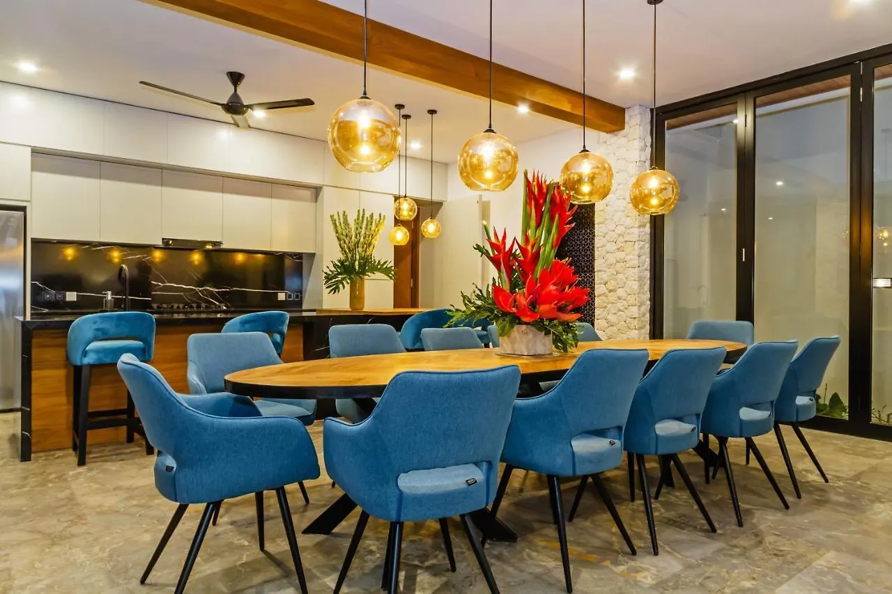 Vila The Botanical 6 Bed Luxury 900 Meter From Beach Seminyak
